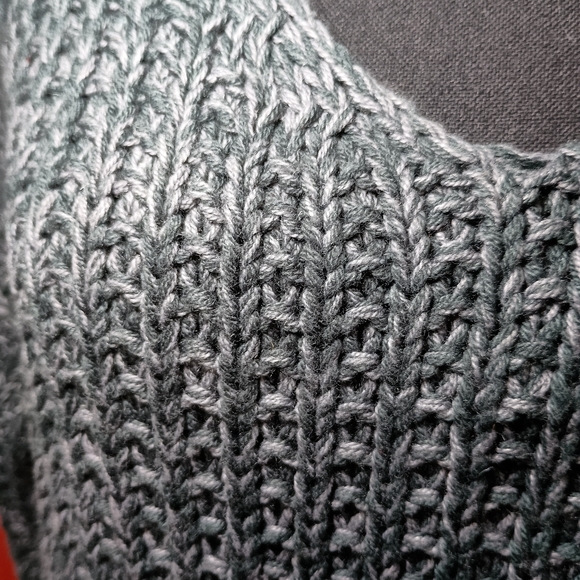 Hem & Thread NWT Women's Chunk Pullover Sweater Size S/M - Picture 4 of 10